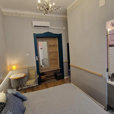 ベッド・アンド・ブレックファスト Rose Gardens 3*