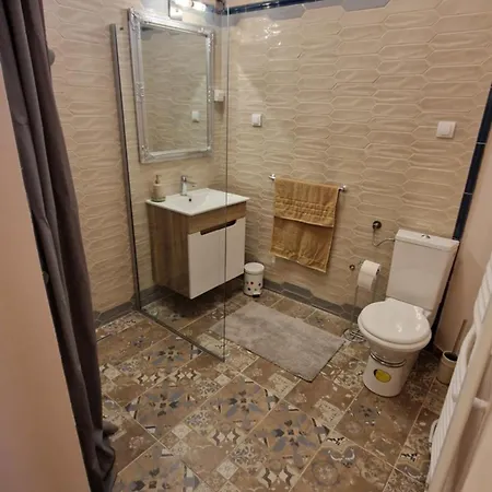 Rose Gardens Bed & Breakfast Vrsac