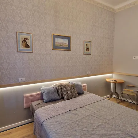 ベッド・アンド・ブレックファスト Rose Gardens