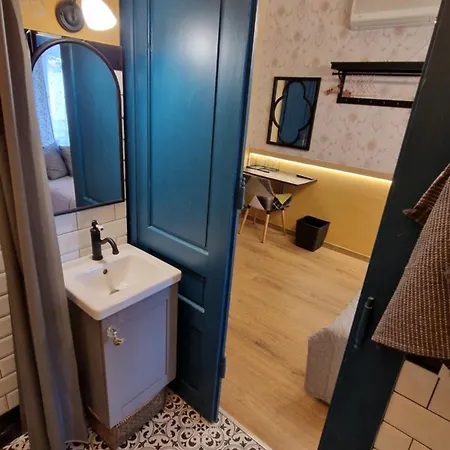 Rose Gardens ベッド・アンド・ブレックファスト ヴルシャツ